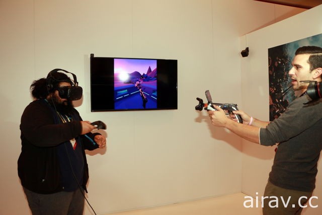 HTC 發表 Vive 移動定位器 方便開發者打造模擬槍枝、球棒、手套等多元配件