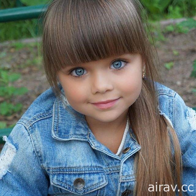 俄羅斯《5歲大眼萌女娃》眼睛美成這樣不科學