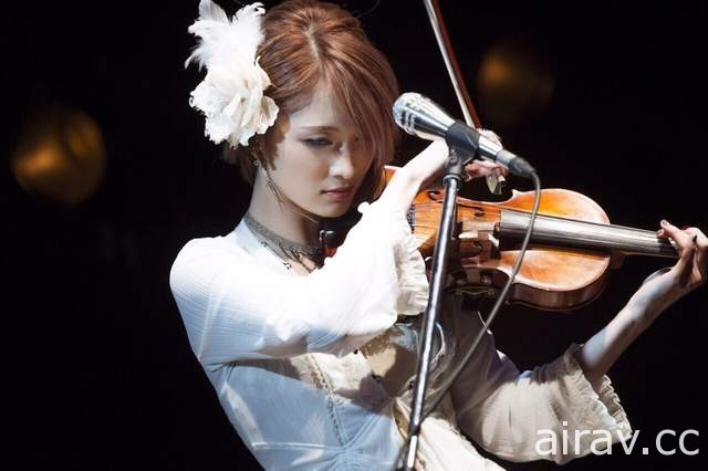 《美女小提琴家Ayasa》這次化身成天王與海王星 一個自攻自受的概念XD