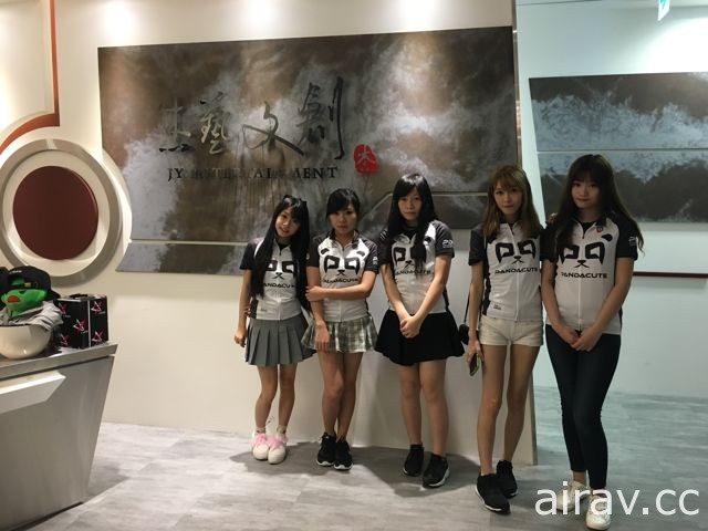 《英雄聯盟》戰隊 J Team 開課教導香港女子戰隊 Panda Cute 以菁英挑戰聯賽為目標
