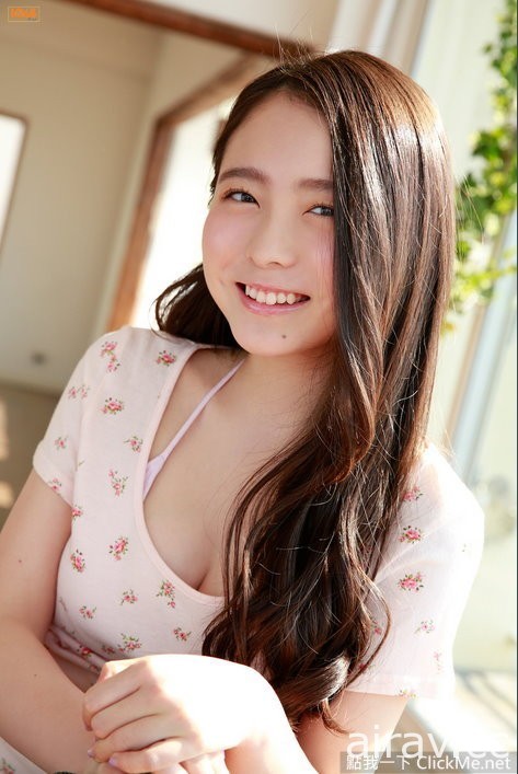 16岁的巨乳偶像《中野佑美》年纪轻轻就有惊人的G罩杯！
