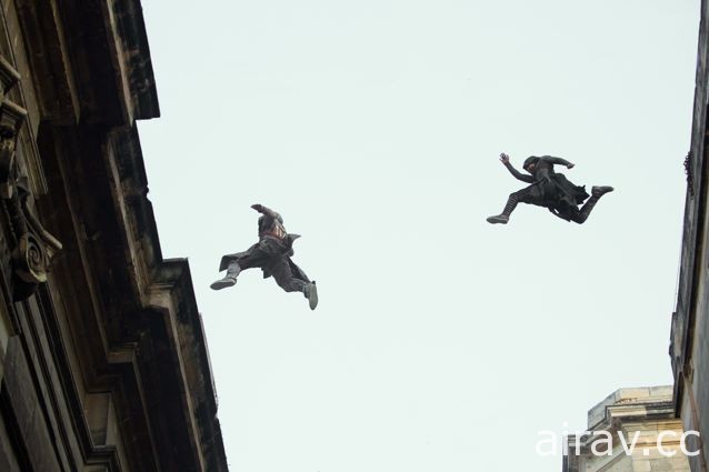 麦可法斯宾达、玛莉咏为《刺客教条》合体现身雪梨 跑酷亲自完成“飞越跳跃”
