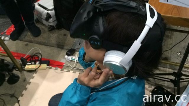 《被幼女打巴掌 VR》與《擠牛奶 VR》等奇特創意發想 VR 體驗現身鬪會議展區