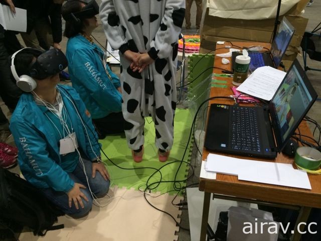 《被幼女打巴掌 VR》與《擠牛奶 VR》等奇特創意發想 VR 體驗現身鬪會議展區