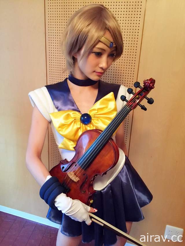 《美女小提琴家Ayasa》这次化身成天王与海王星 一个自攻自受的概念XD