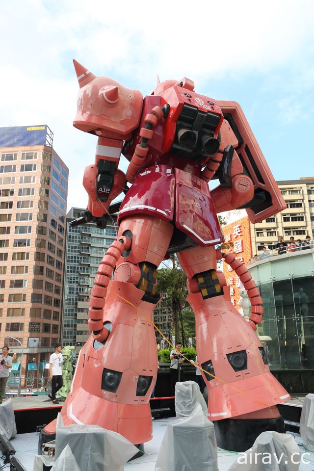 台灣史上最大鋼彈展雙十連假登場 六公尺巨型鋼彈與薩克現身台北統一時代百貨