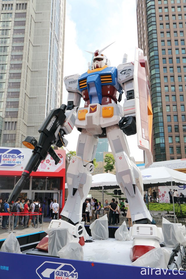台灣史上最大鋼彈展雙十連假登場 六公尺巨型鋼彈與薩克現身台北統一時代百貨