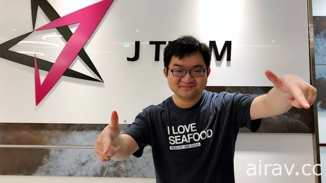 《爐石戰記》選手威傅加入 J Team 遊戲娛樂 希望未來能與 UZRA 一起主持節目