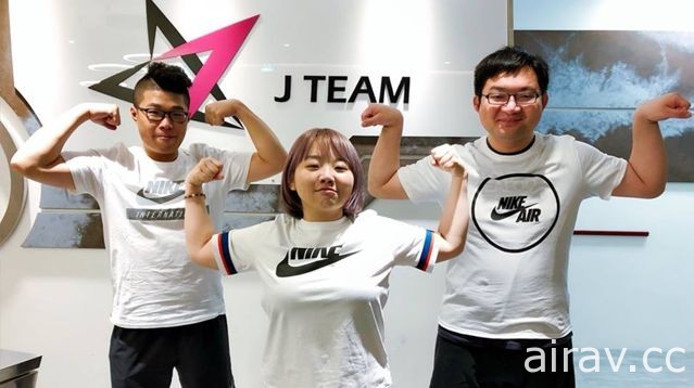 《爐石戰記》選手威傅加入 J Team 遊戲娛樂 希望未來能與 UZRA 一起主持節目