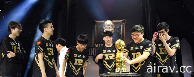《英雄聯盟》季中邀請賽由中國 RNG 奪冠　Uzi 拿下生涯首座國際大賽冠軍