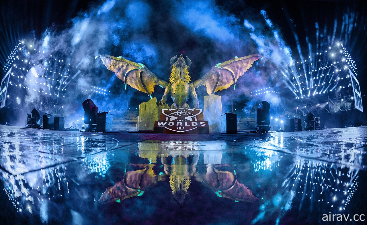 全球最大《英雄聯盟》遊戲雕像遠古巨龍現身上海 以迎接 31 日世界大賽冠軍戰
