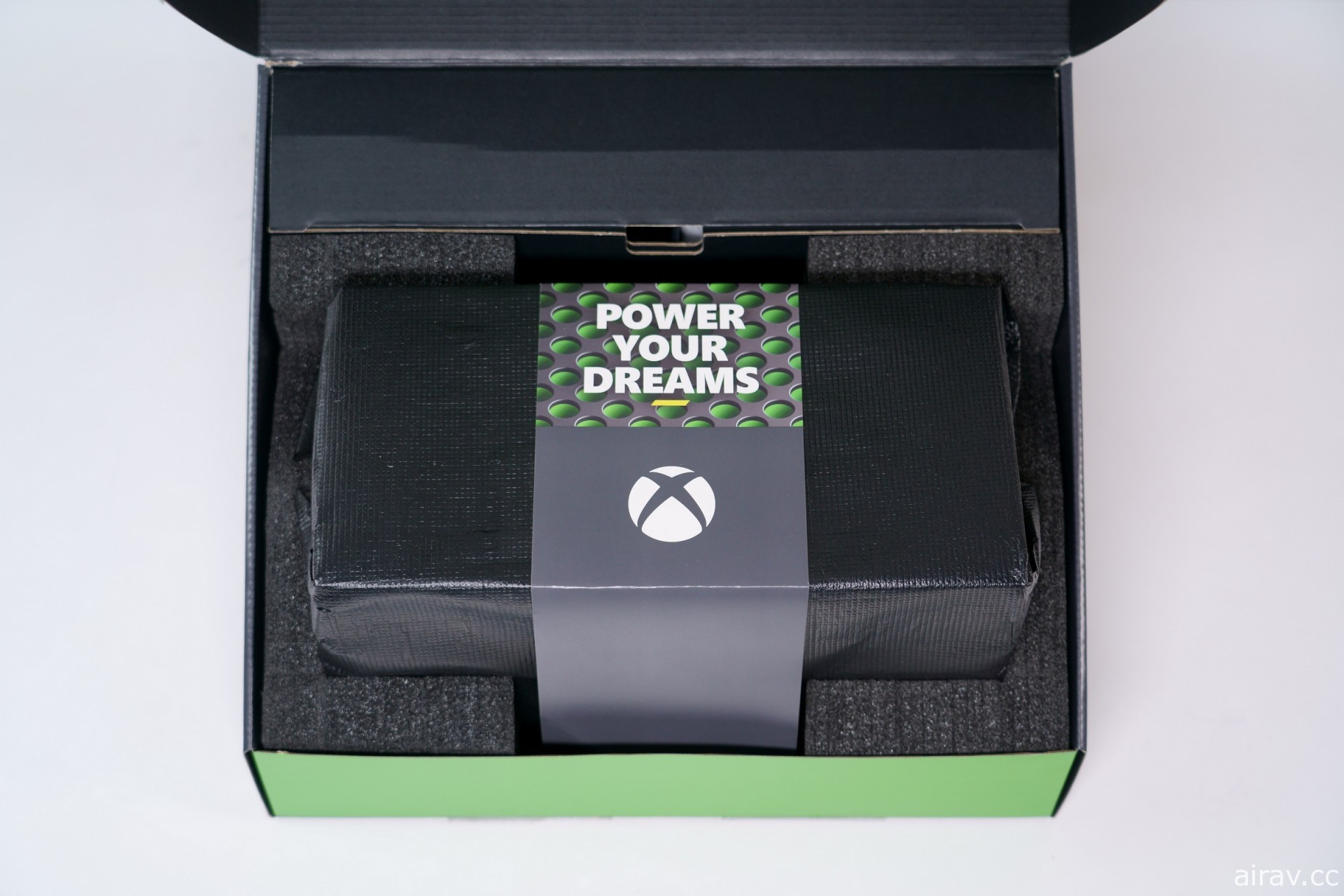 POWER YOUR DREAMS！ Xbox Series X | S 主機巴哈姆特一手開箱報導
