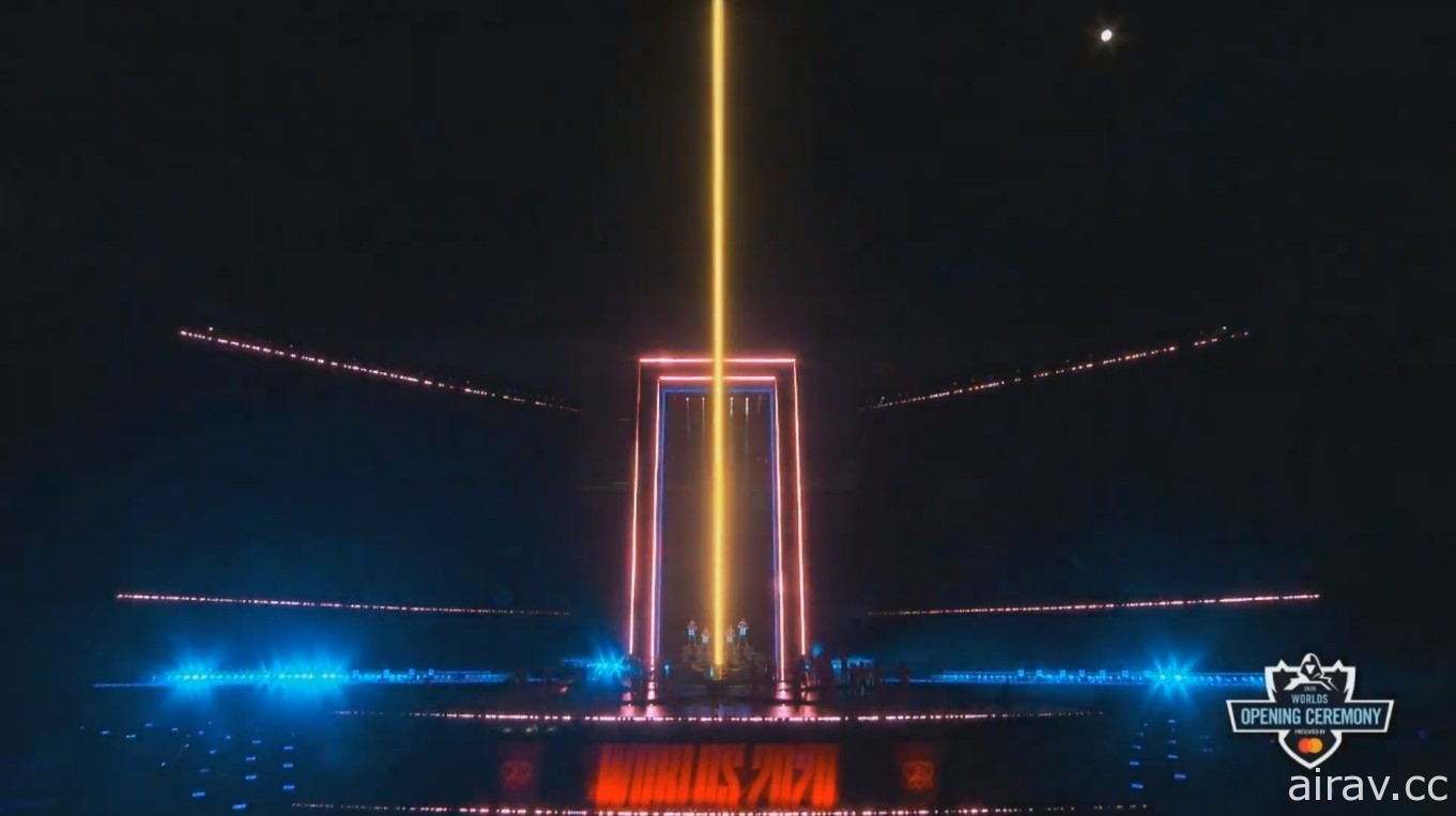 《英雄联盟》2020 世界大赛总决赛正式开战 歌手刘柏辛登台与 K/DA 共同揭开赛事序幕