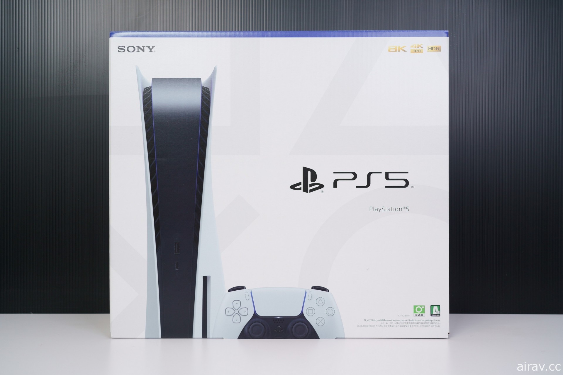 迈入新世代！ PlayStation 5 主机与 DualSense 控制器巴哈姆特一手开箱报导