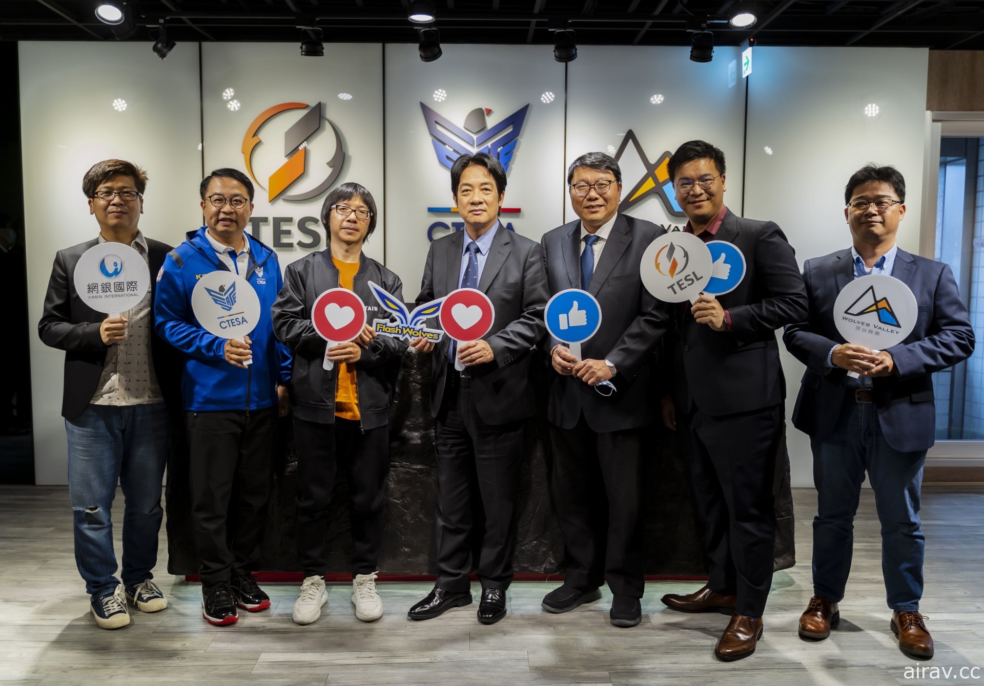 以行動關心台灣電競產業 副總統賴清德親訪 CTESA 與 TESL 並體驗《酉閃町》與播報工作