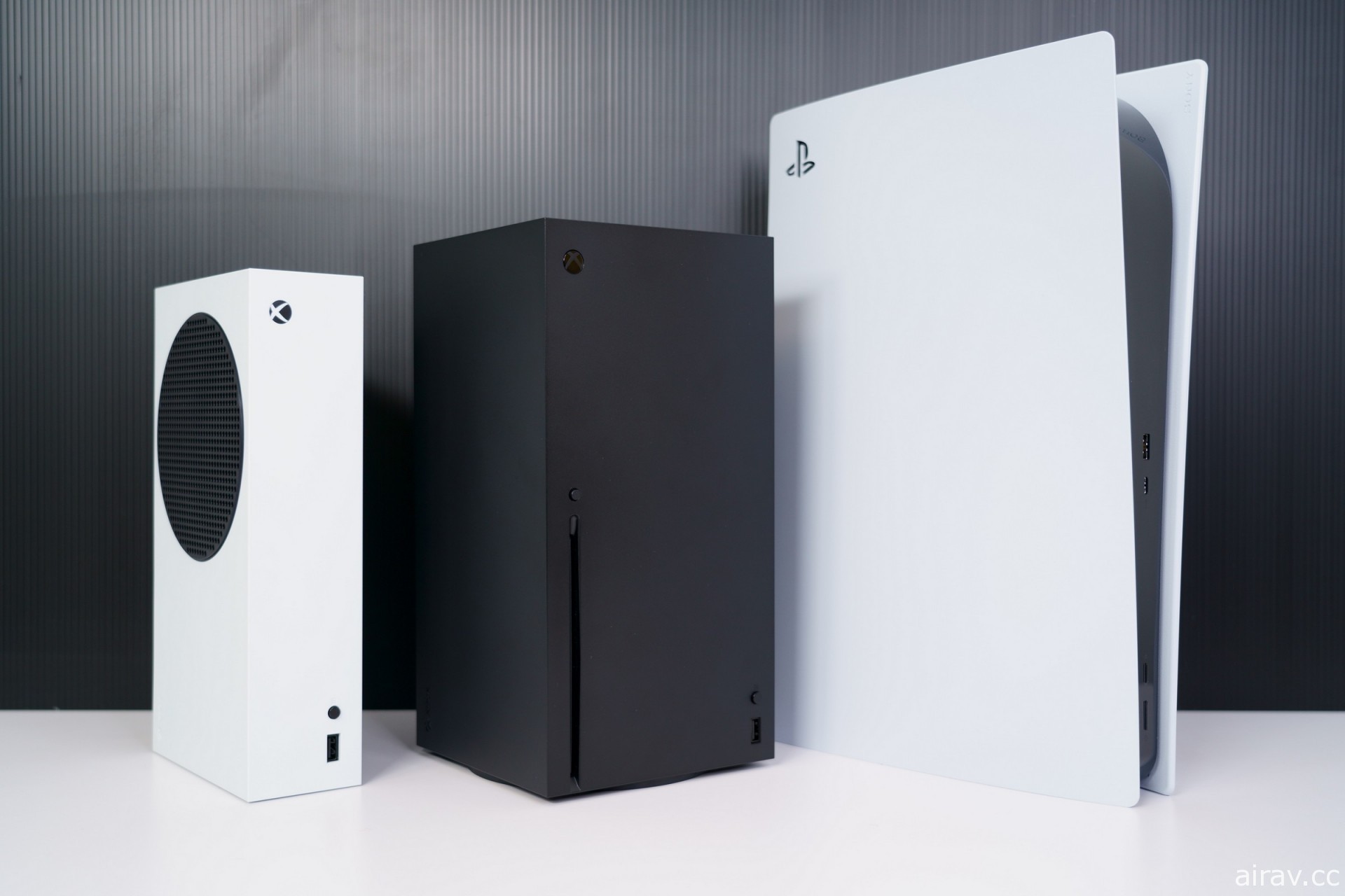 【专栏】PS5 VS Xbox Series X | S 运作噪音、温度大车拼 比比看谁最安静、冷静！