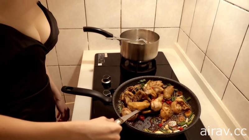 Pan Cooking《家庭料理三杯鸡》以为今天有钢琴可以看，但不知为何我饿了