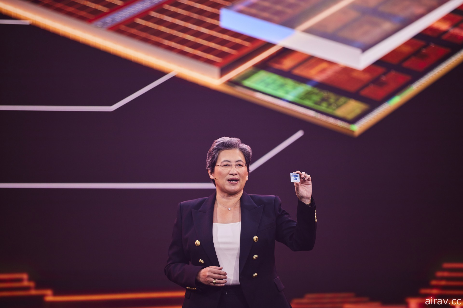 AMD 揭開 Radeon 6000M 系列行動顯示卡與 3D chiplet 新技術等