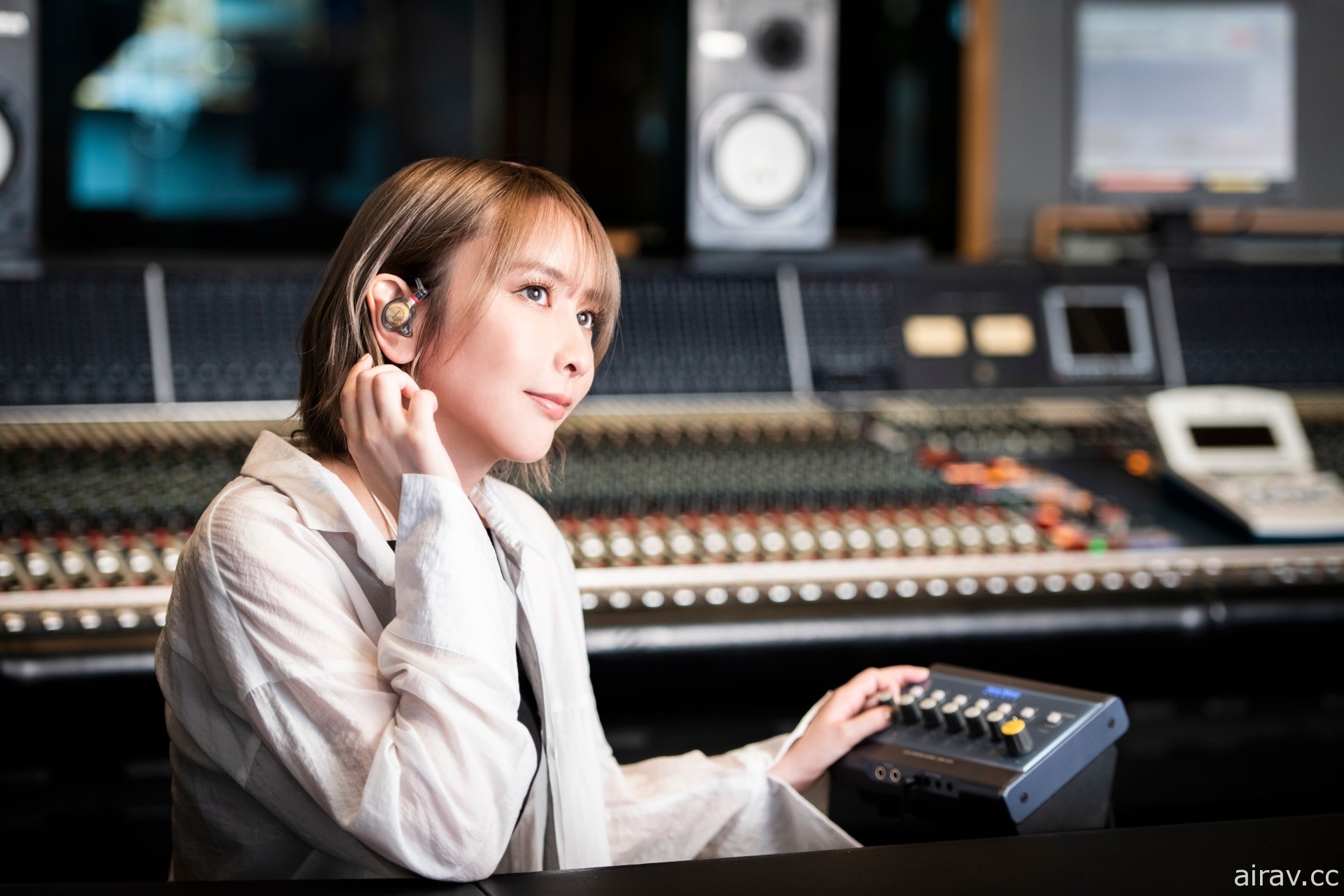 Sony 客製化入耳式耳機 Just ear 宣布推出「XJE-MHREIR」藍井艾露調音版