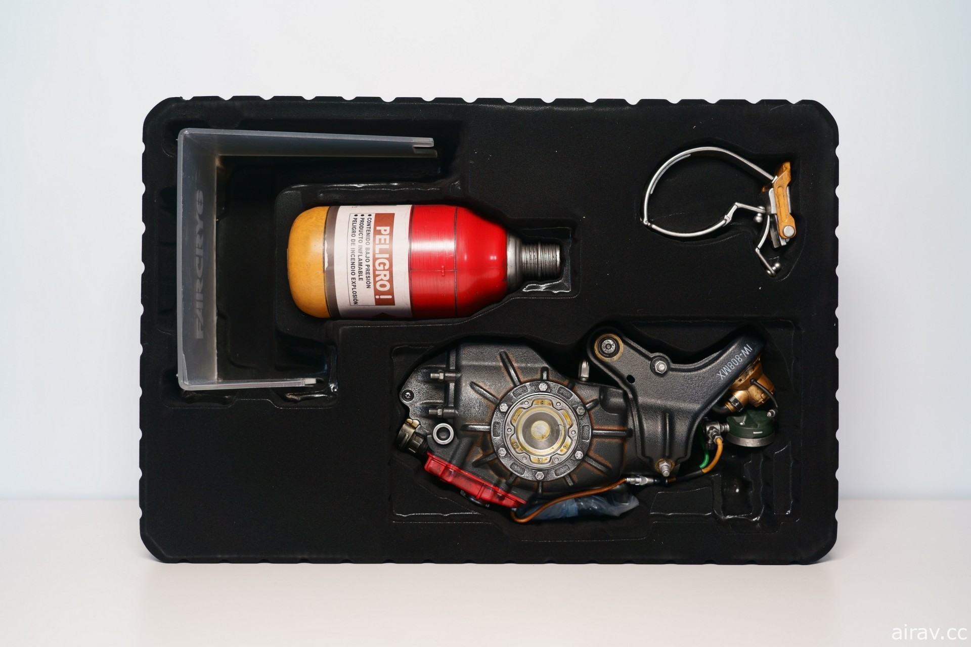 【开箱】《极地战嚎 6》典藏版抢先开箱 一窥等比例火焰喷射器复制品英姿