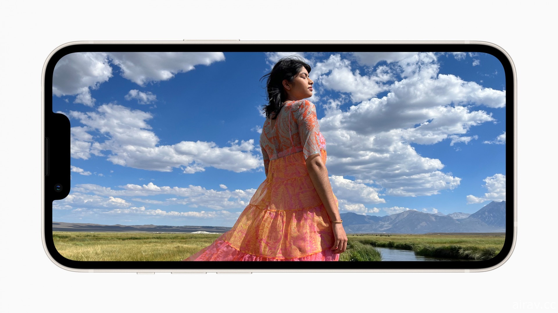 Apple 发表 iPhone 13 与 iPhone 13 mini 强调相机创新功能及优秀续航力