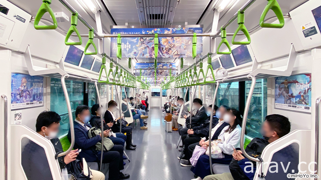 《原神》大手筆慶祝上市一週年 於日本 JR 山手線運行佈滿「原神」廣告之列車