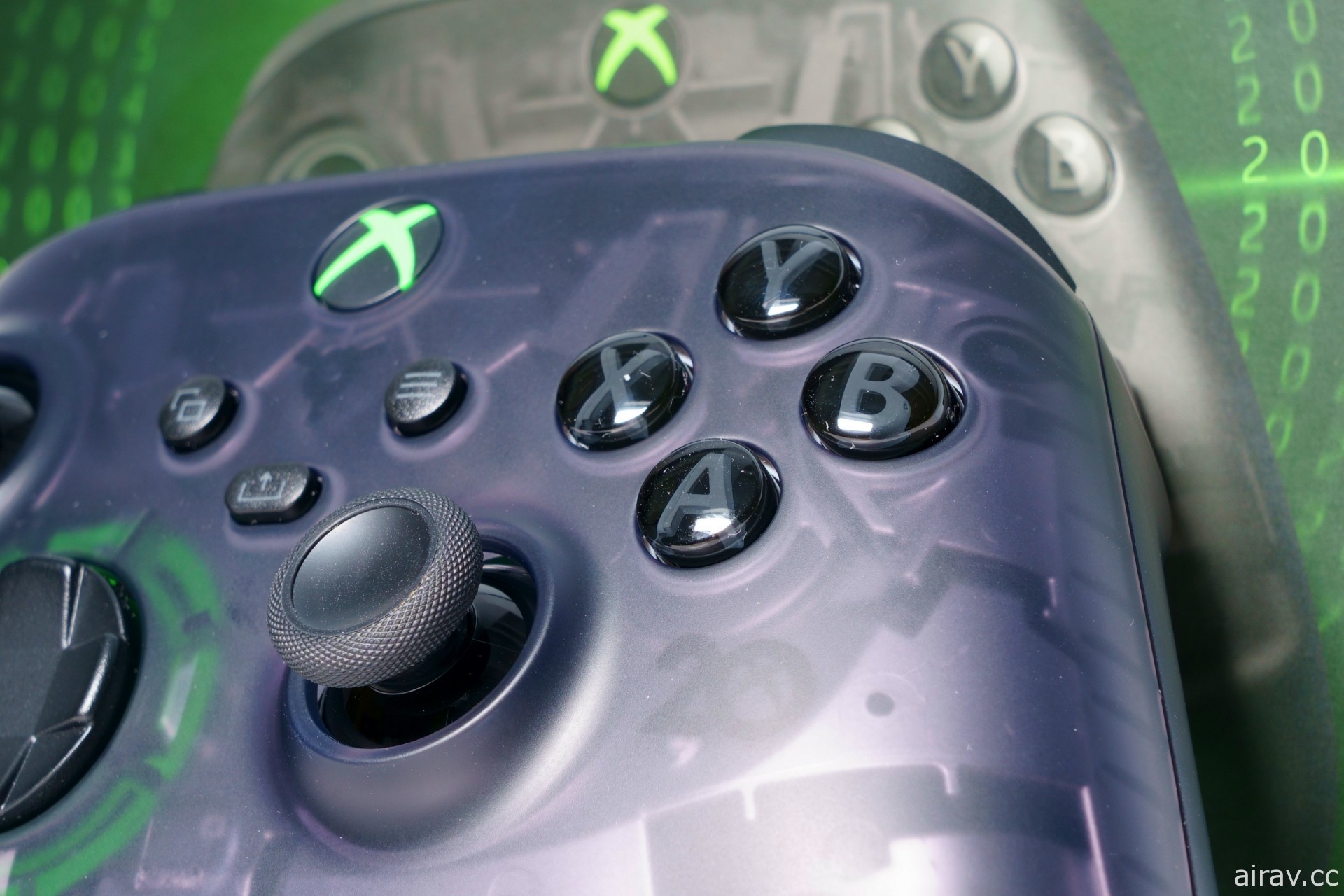 手把大厂最新力作！ Xbox 无线控制器 FH5 限量版与 20 周年特别版开箱