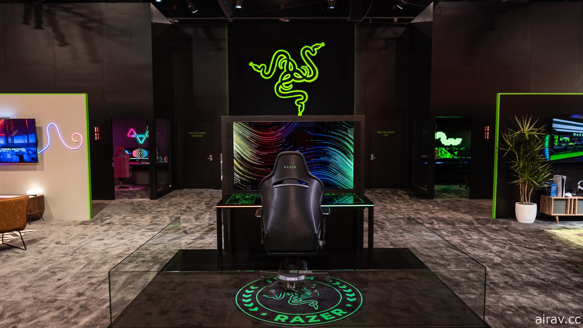 Razer 公開全球首款 RGB 模組化電競桌「Project Sophia」