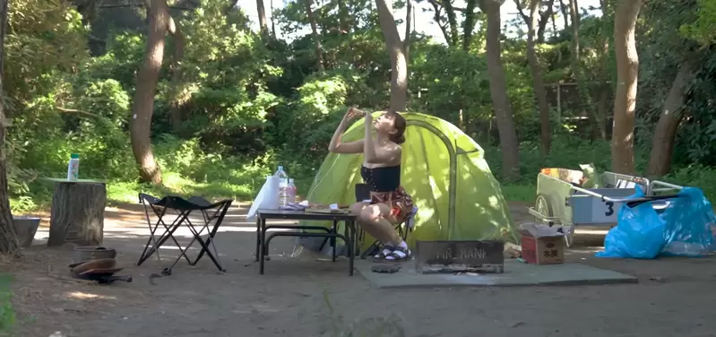 原本想大聲斥責的《3種日本露營絕品料理》每次看這種露營影片，我都會特別留意過程